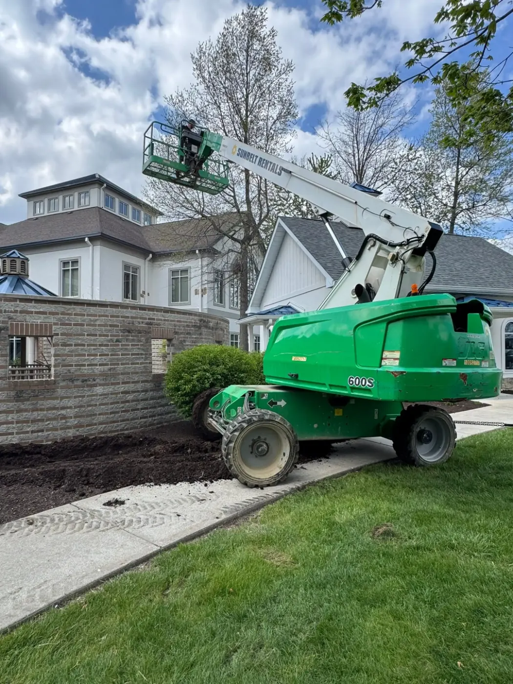 Manufacturer-certified roof installation in Hammond